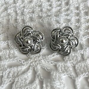 Vintage Coro Silver Color Flower Clip On 1950's Style Costume Earrings